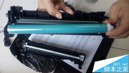 相关推荐:   惠普hp1020,m1005打印机给硒鼓加粉拆解图解